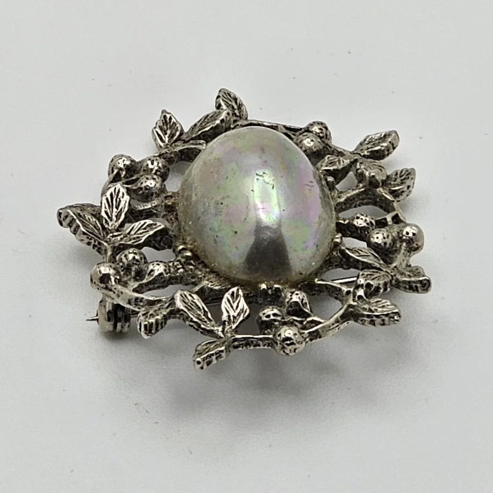 Vintage Antique Pearlescent Silver Tone Art Nouveau Victorian Pin Brooch
